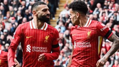 ليفربول يواصل الصدارة بفوز مثير على وست هام